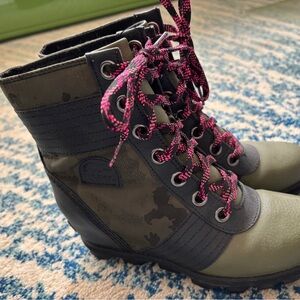 SOREL Lexie Youth Camo Camouflage Wedge Lace Up Boots Green 5 worn once